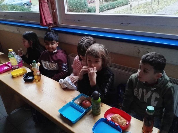 Mei-Verkehrspuppenbuehne